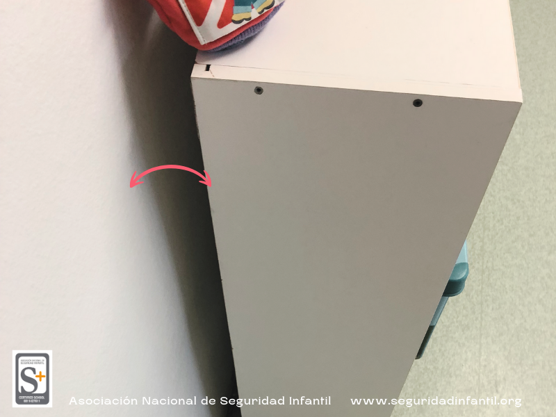 Muebles no anclados en escuelas infantiles: riesgos y prevención con Certificación S+