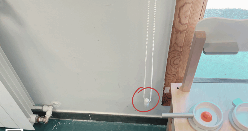 El peligro de los cordones de cortinas y estores en la escuela infantil