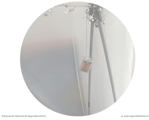 Riesgos Ocultos en la Escuela Infantil: Guirnaldas y Certificado CE