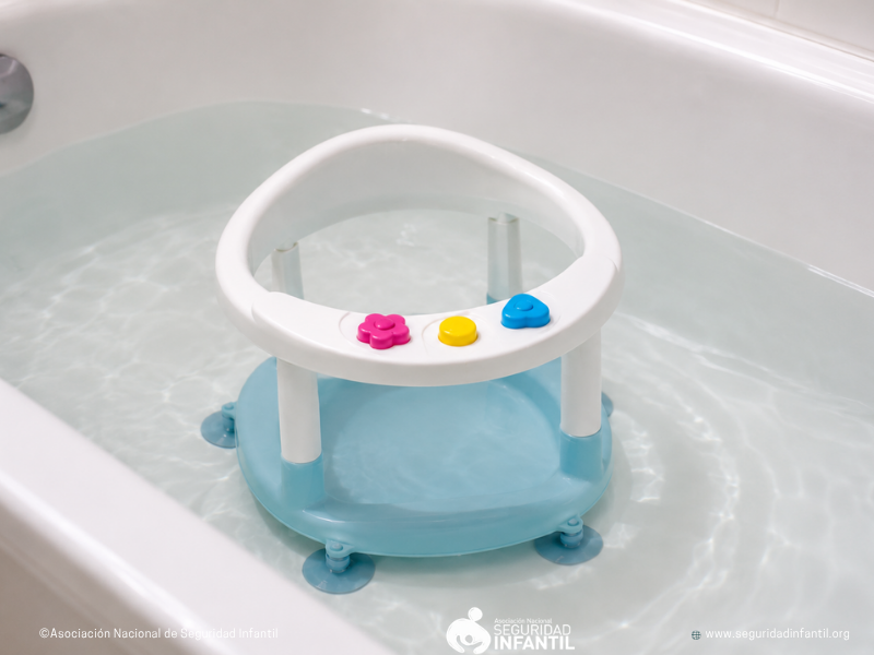 la seguridad de los anillos de baño y asientos de baño para bebés